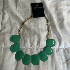 NWOT Seafoam‎ green /  teal statement necklace